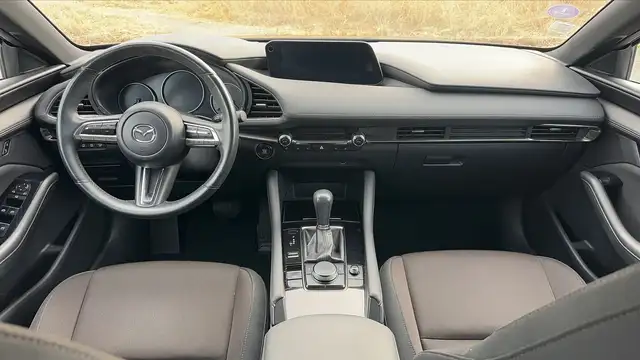 Mazda Mazda3 view 11
