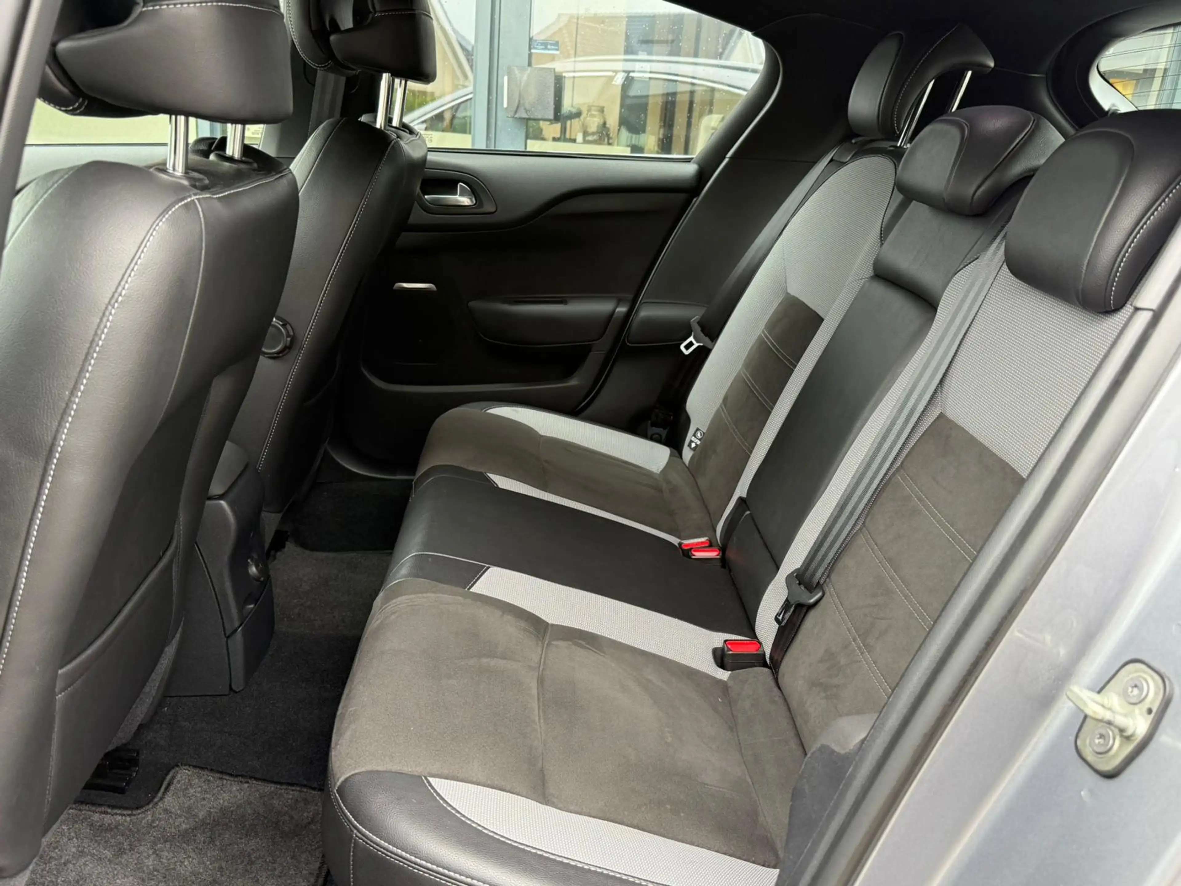 DS Automobiles DS 4 Crossback 1.2 PureTech Chic ✅ CarPlay ✅ Android Auto ✅ Clima — photo 11