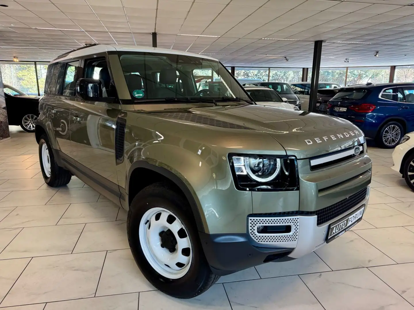Land Rover Defender D200 110 LEDER AHK 360CAM NAVI MERIDIAN Grün - 2