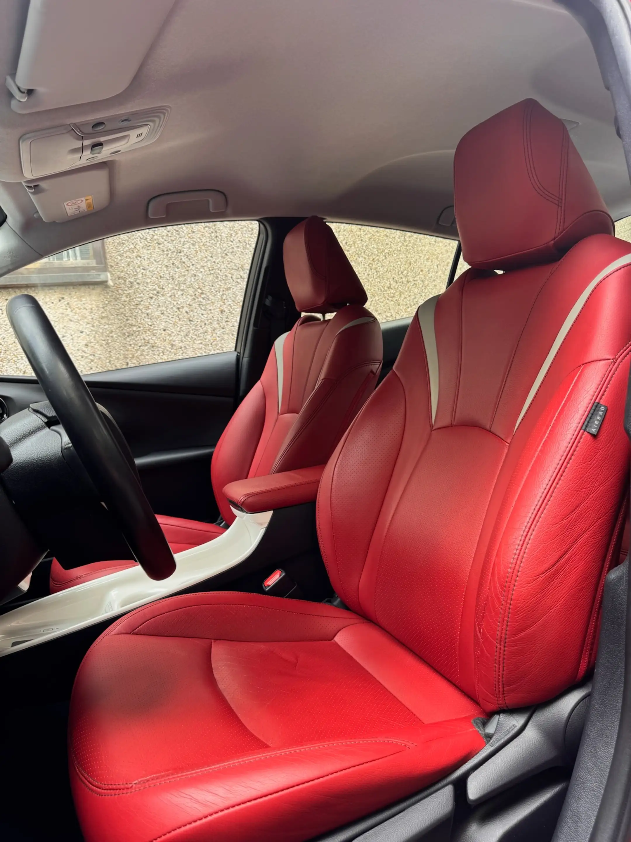 Toyota Prius 1.8i HYBRID - Red Edition - FULL Options — photo 9