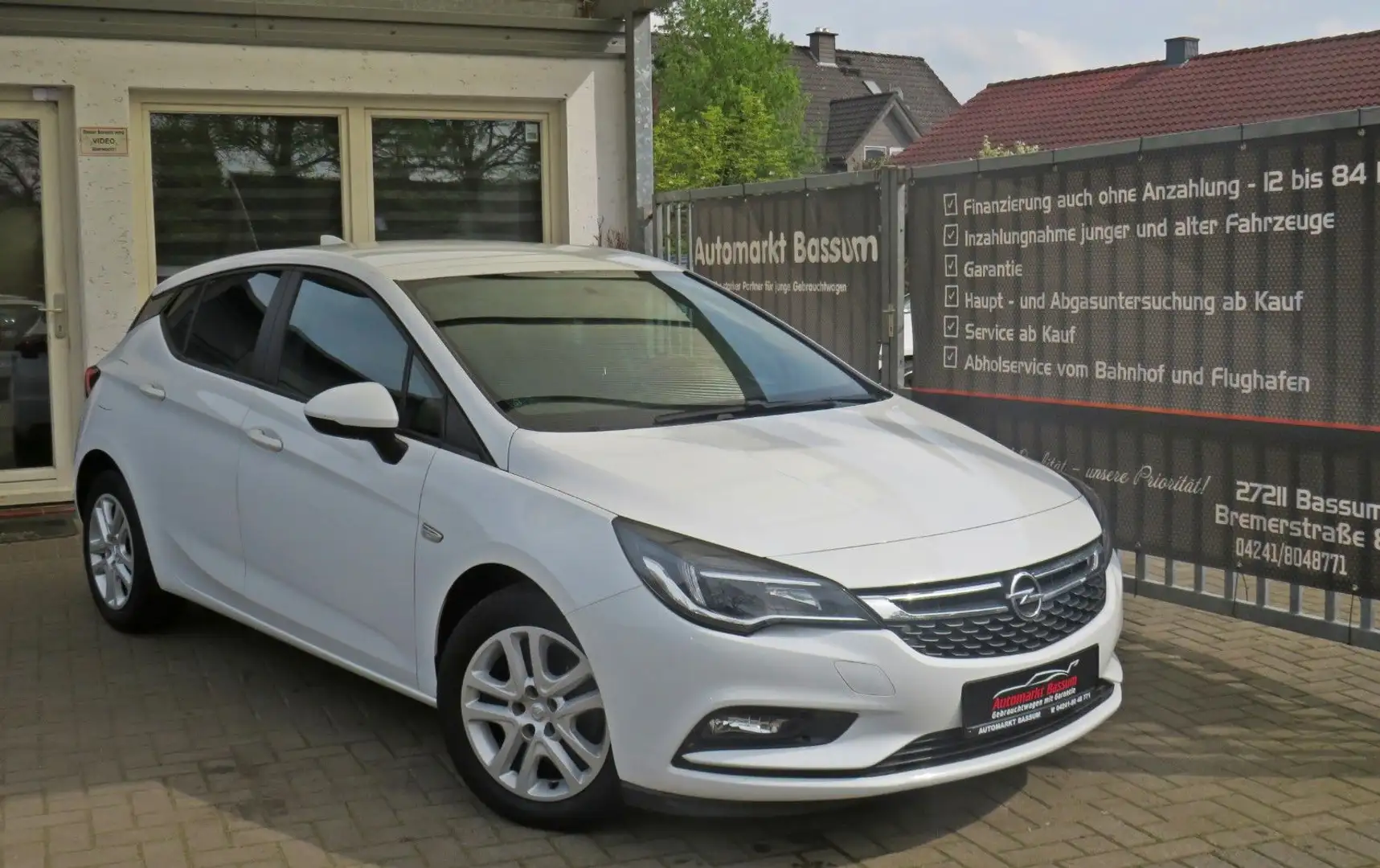 Opel Astra K Lim. 5-trg. Edition~NAVI~KLIMA~SHZ~PDC Weiß - 1