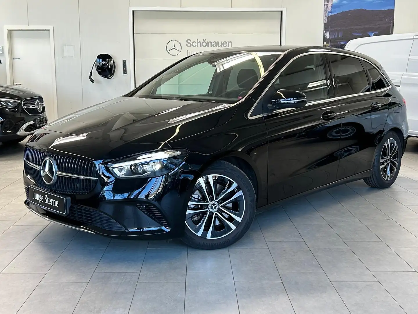 Mercedes-Benz B 220 d Progressive Adv+AHK+MEMORY+DISTRON+BEAM Černá - 1