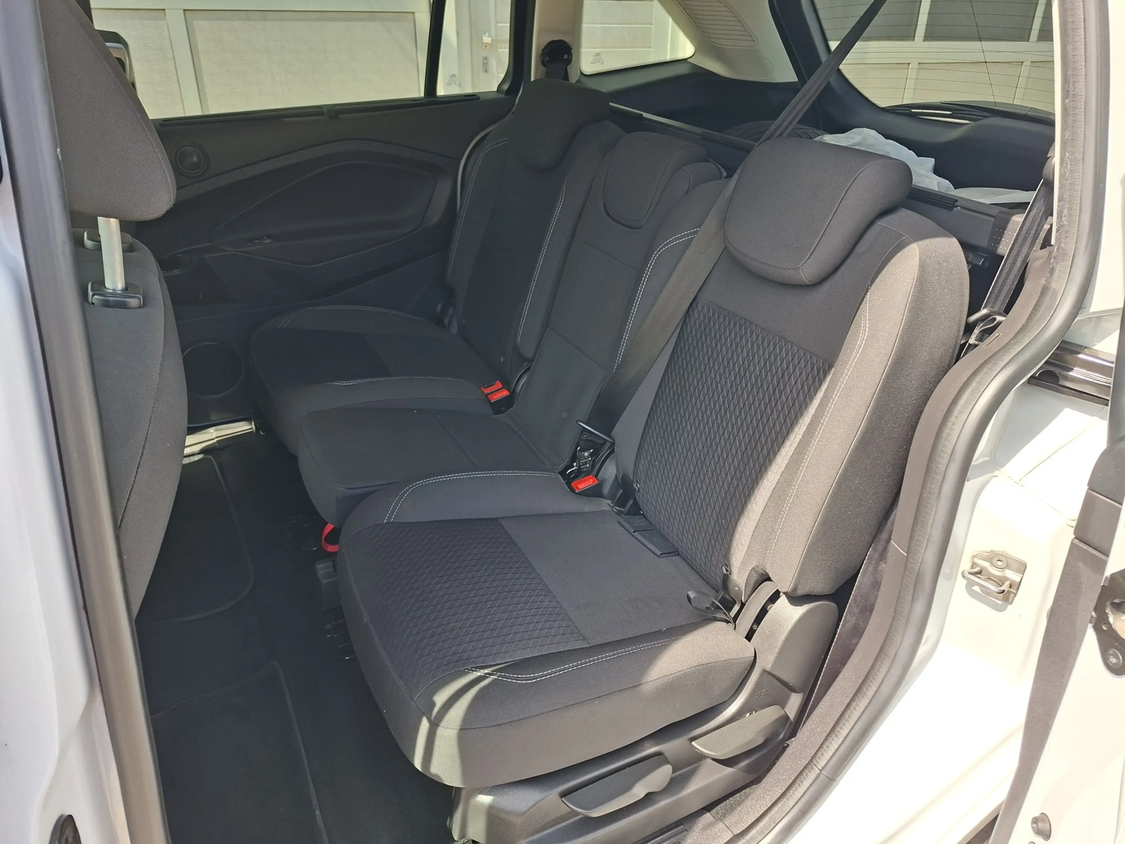 Ford Grand C-Max Cool — photo 7