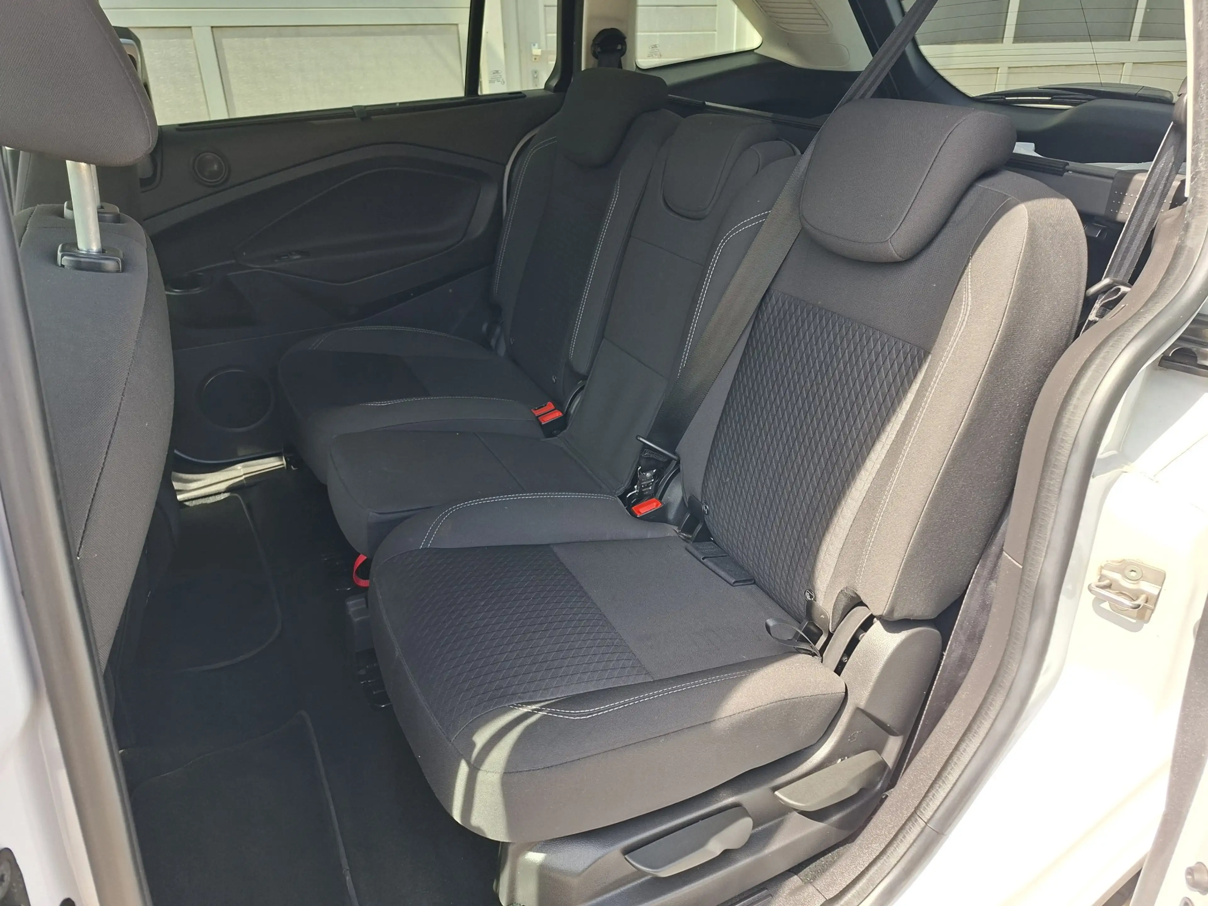 Ford Grand C-Max Cool — photo 8
