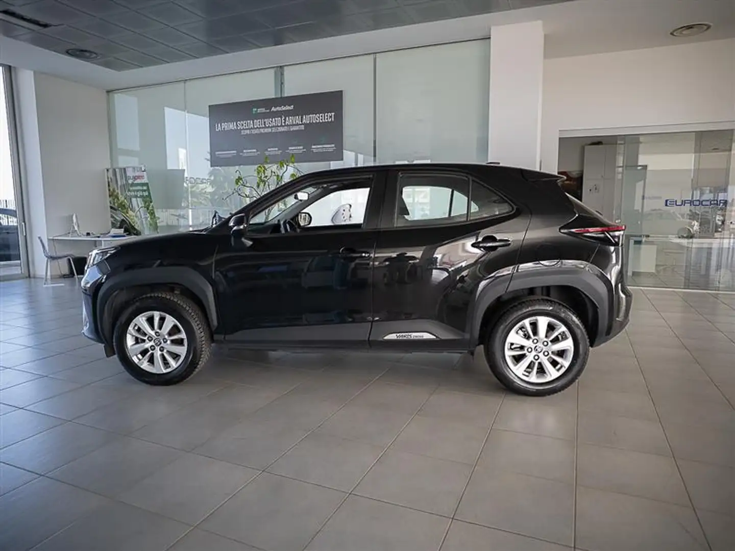 Toyota Yaris Cross Hybrid FWD Business 1.5 116cv E- CVT 36 mesi garanzia Noir - 2