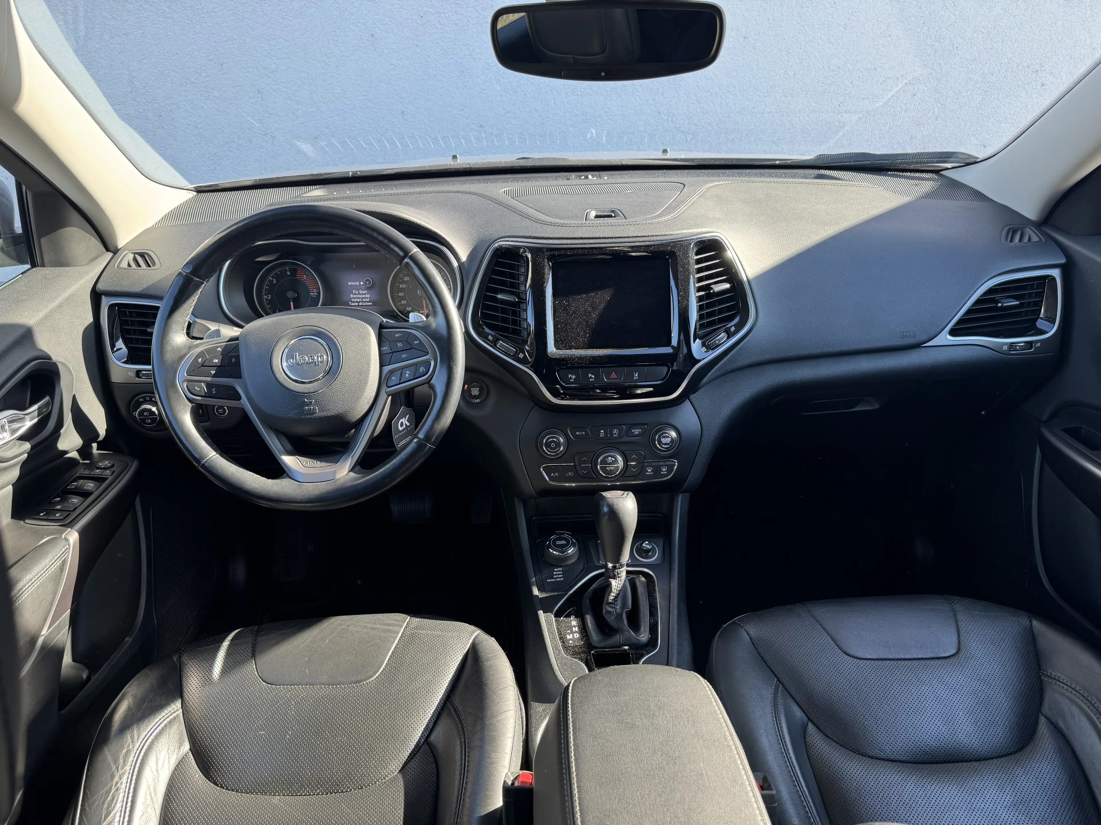 Jeep Cherokee Limited 4WD ( LEDER/NAVI/KAMERA/XENON/LED/ ERST 83 TKM) — photo 9