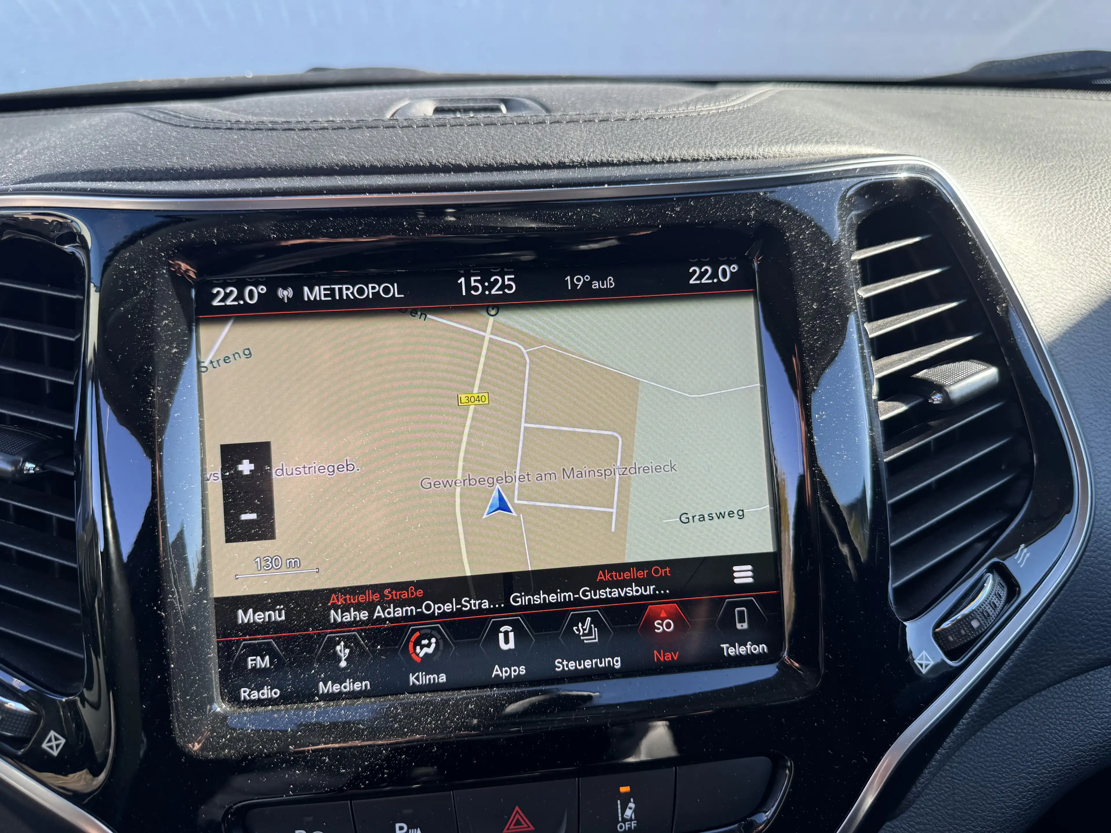 Jeep Cherokee Limited 4WD ( LEDER/NAVI/KAMERA/XENON/LED/ ERST 83 TKM) — photo 8