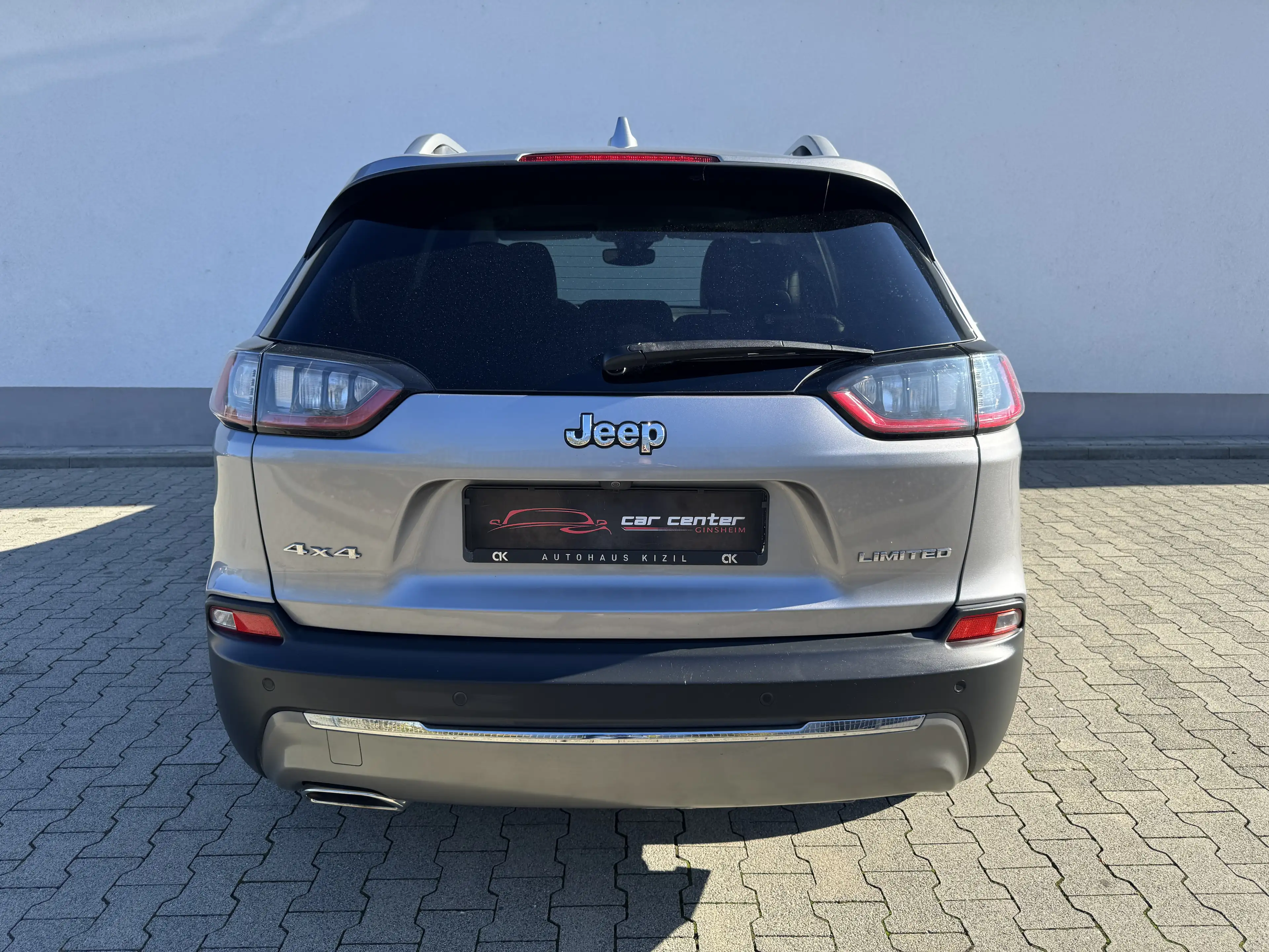 Jeep Cherokee Limited 4WD ( LEDER/NAVI/KAMERA/XENON/LED/ ERST 83 TKM) — photo 4