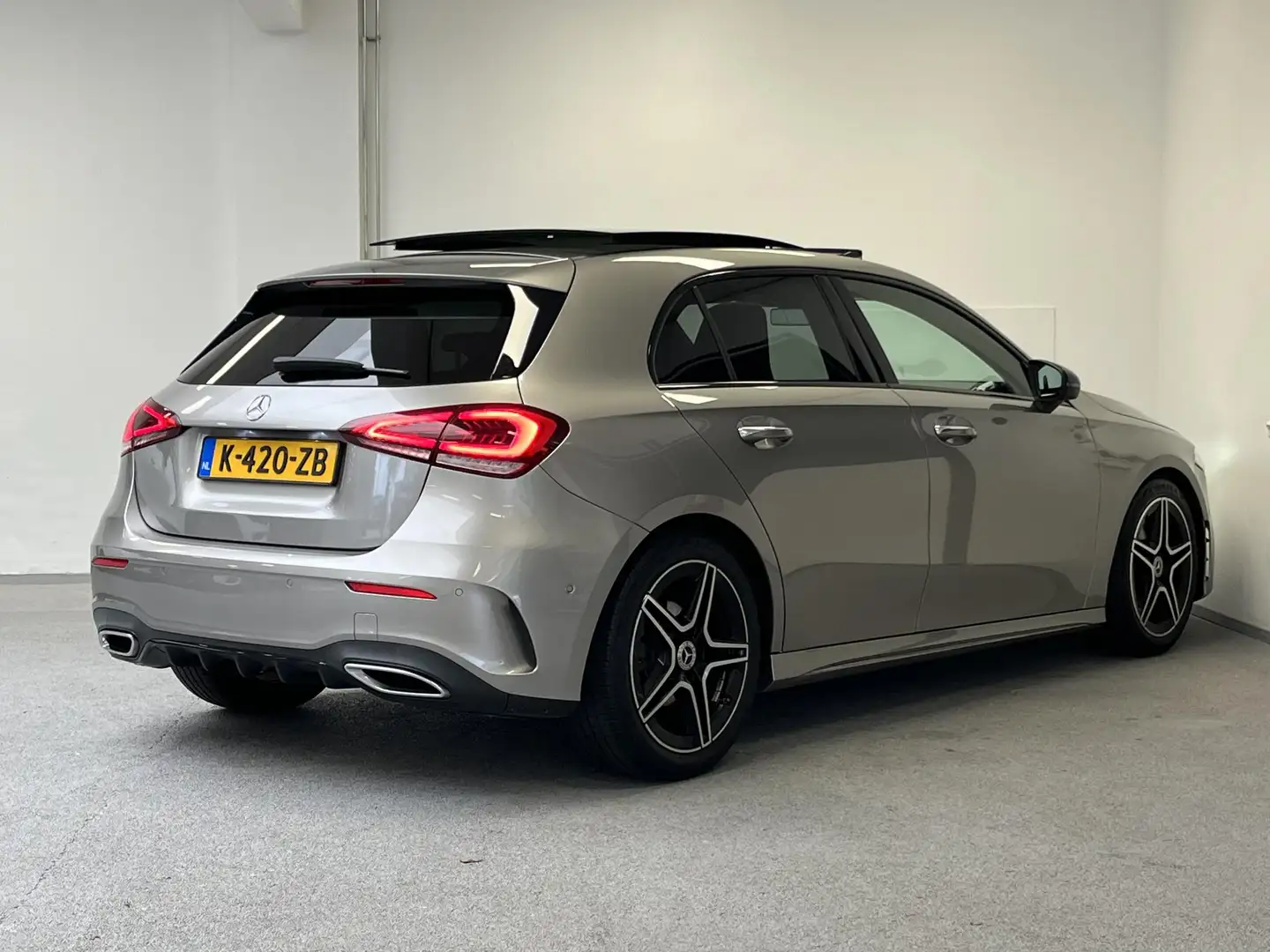 Mercedes-Benz A 180 AMG Line | ORG.NL | PANO | BURMESTER | MULTI-BEAM Grau - 2