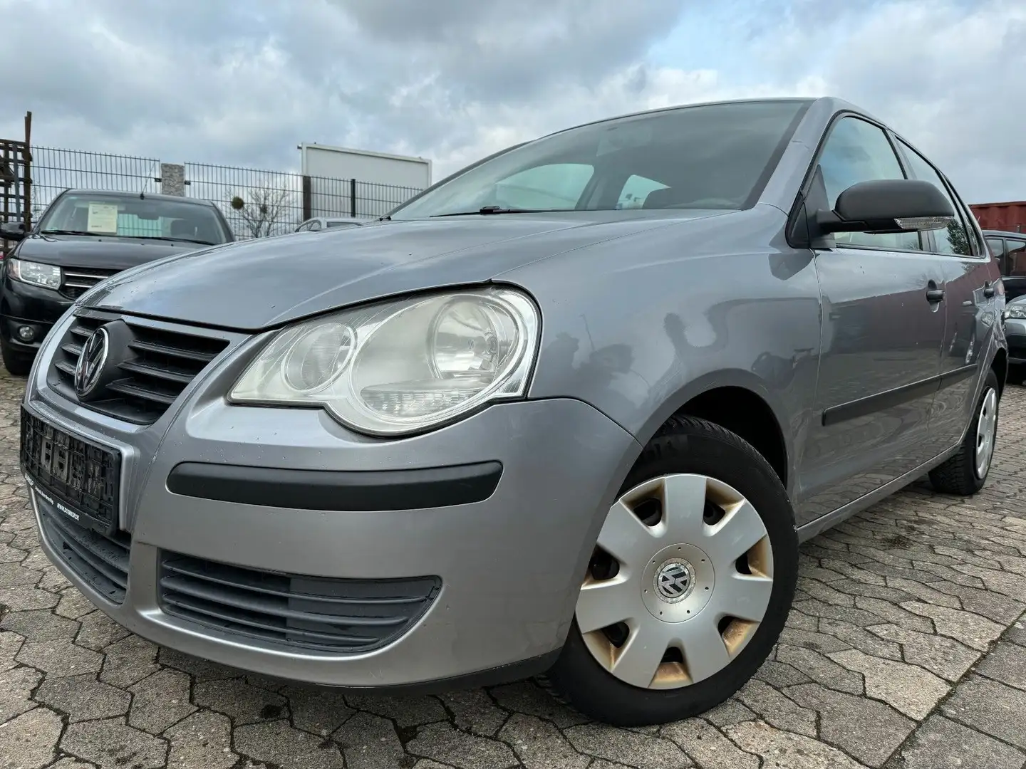 Volkswagen Polo IV Trendline,Klimaanlage,1-Hand,123tkm Silver - 1