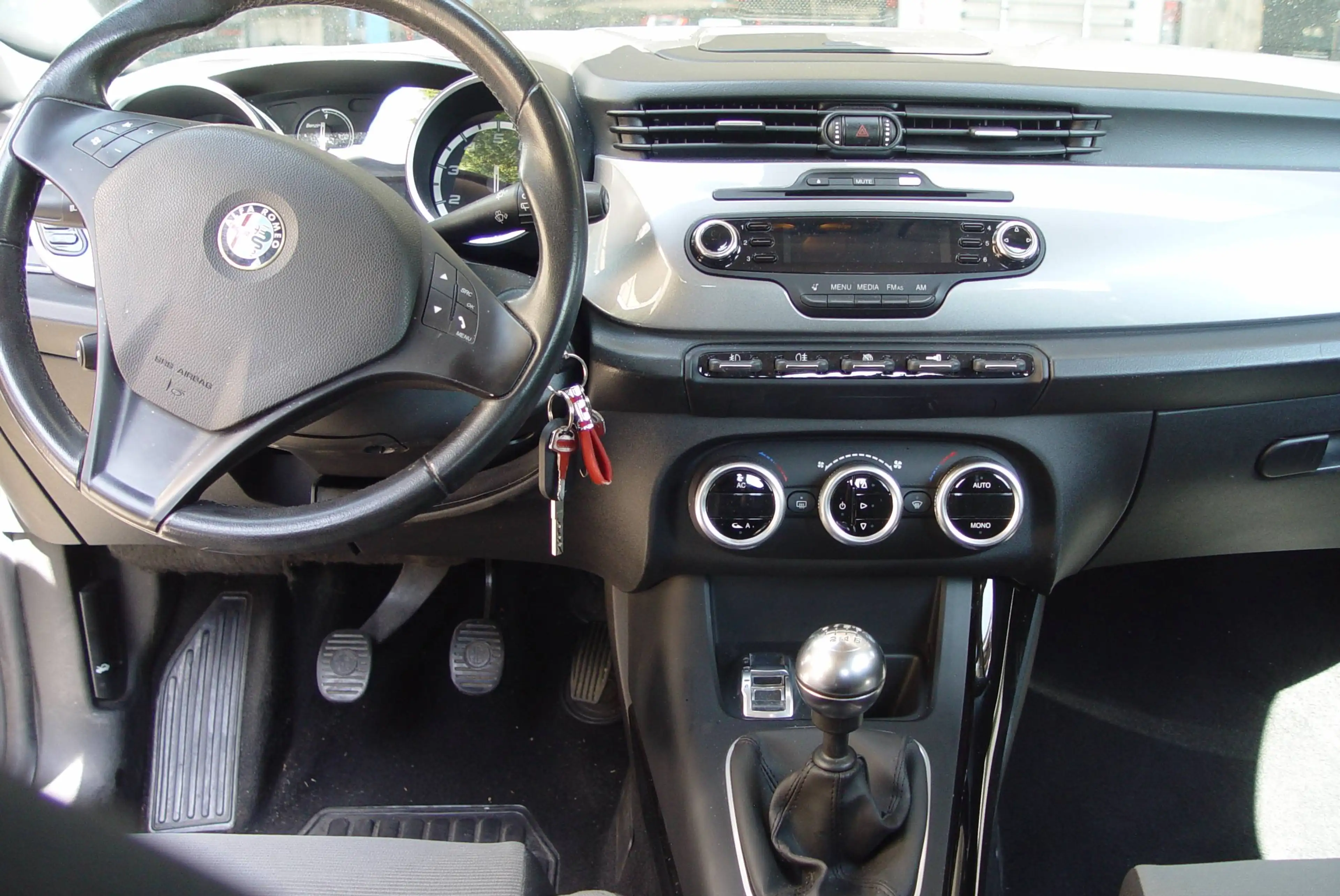 Alfa Romeo Giulietta Super 1,4 Turbo — photo 5