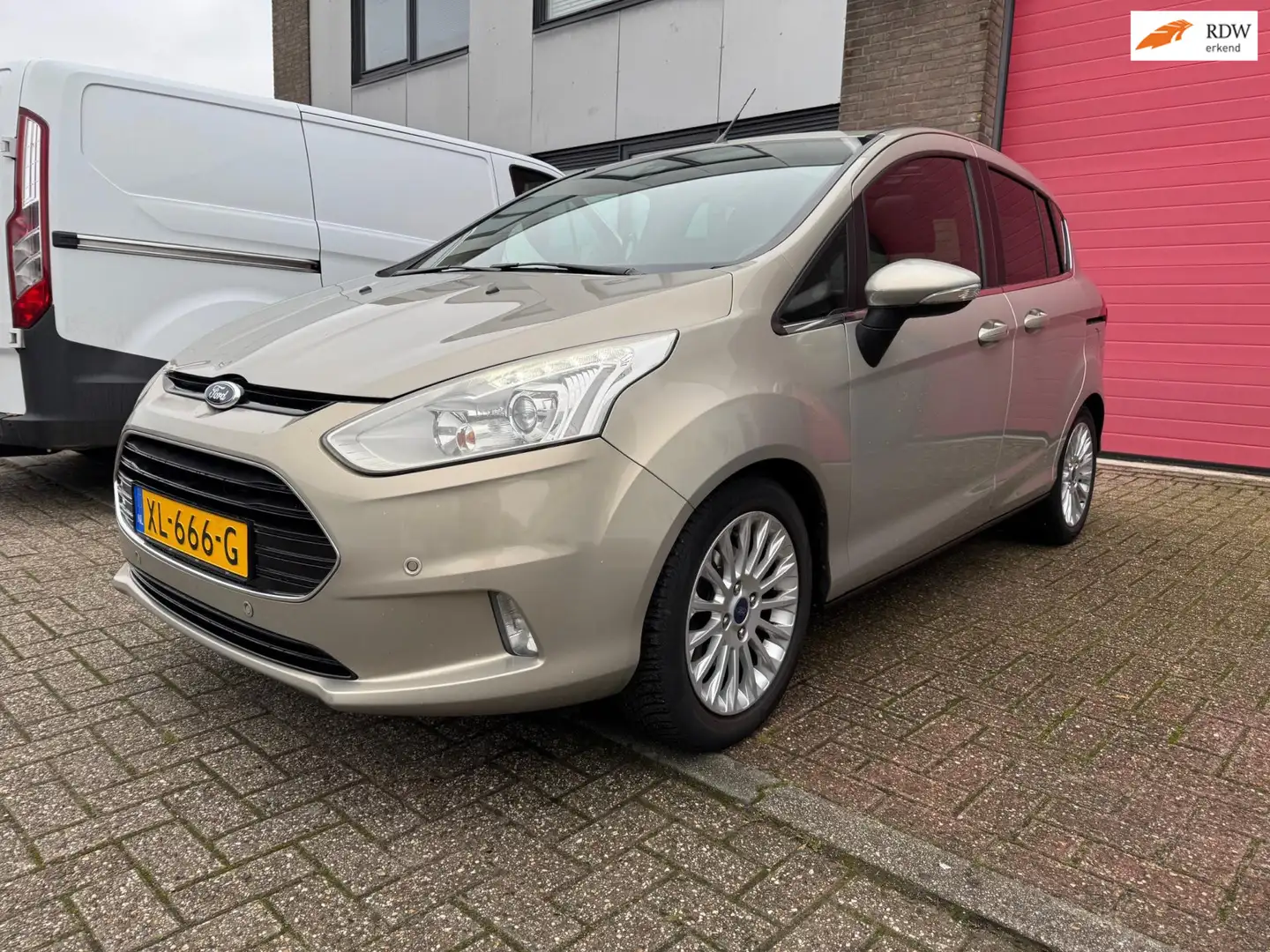 Ford B-Max 1.0 EcoBoost Titanium, Leder, PDC, Dealer onder. Grijs - 1