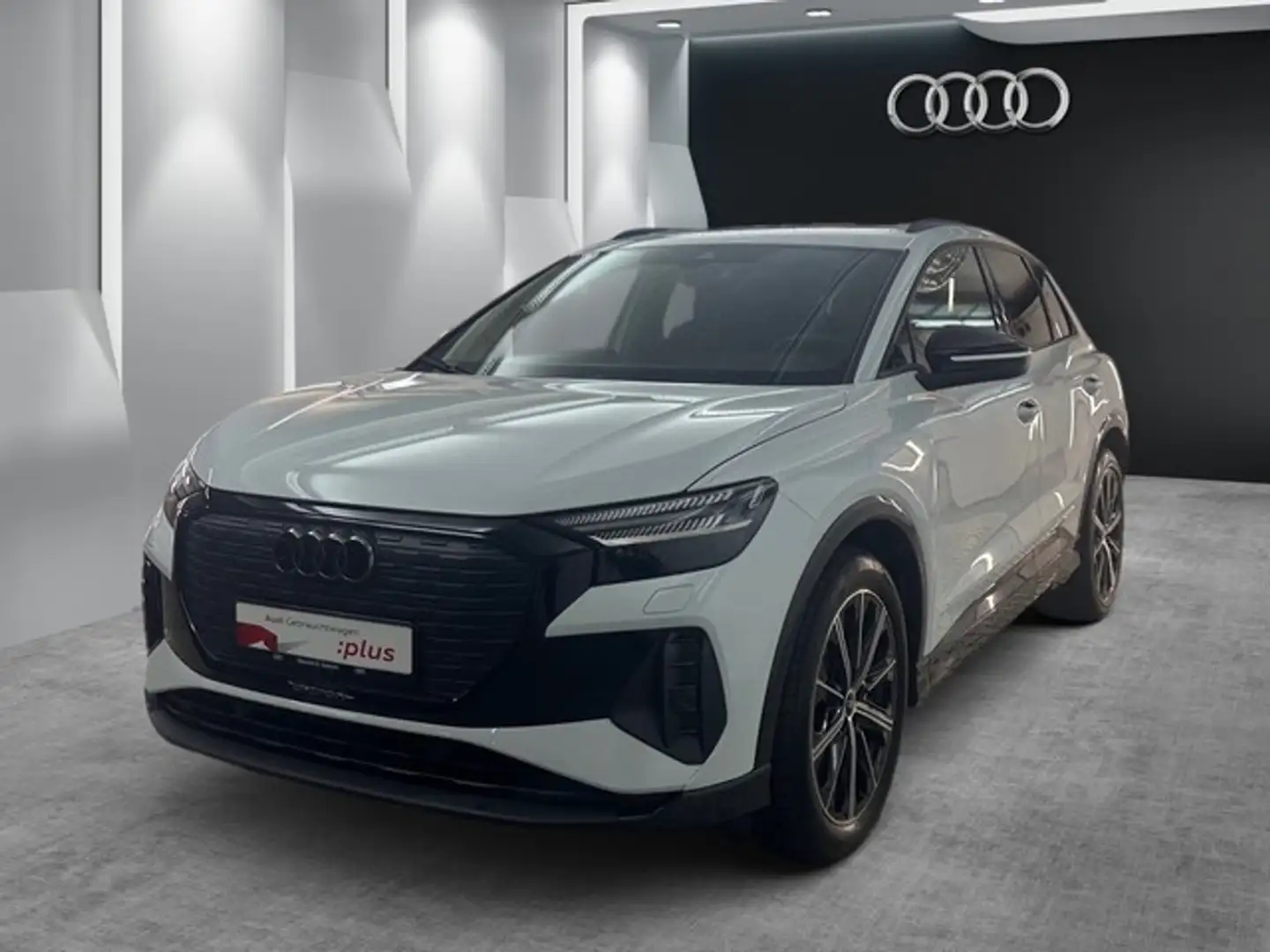 Audi Q4 e-tron 45 MATRIX LED LEDER AHK PANO RFK HUD Weiß - 1