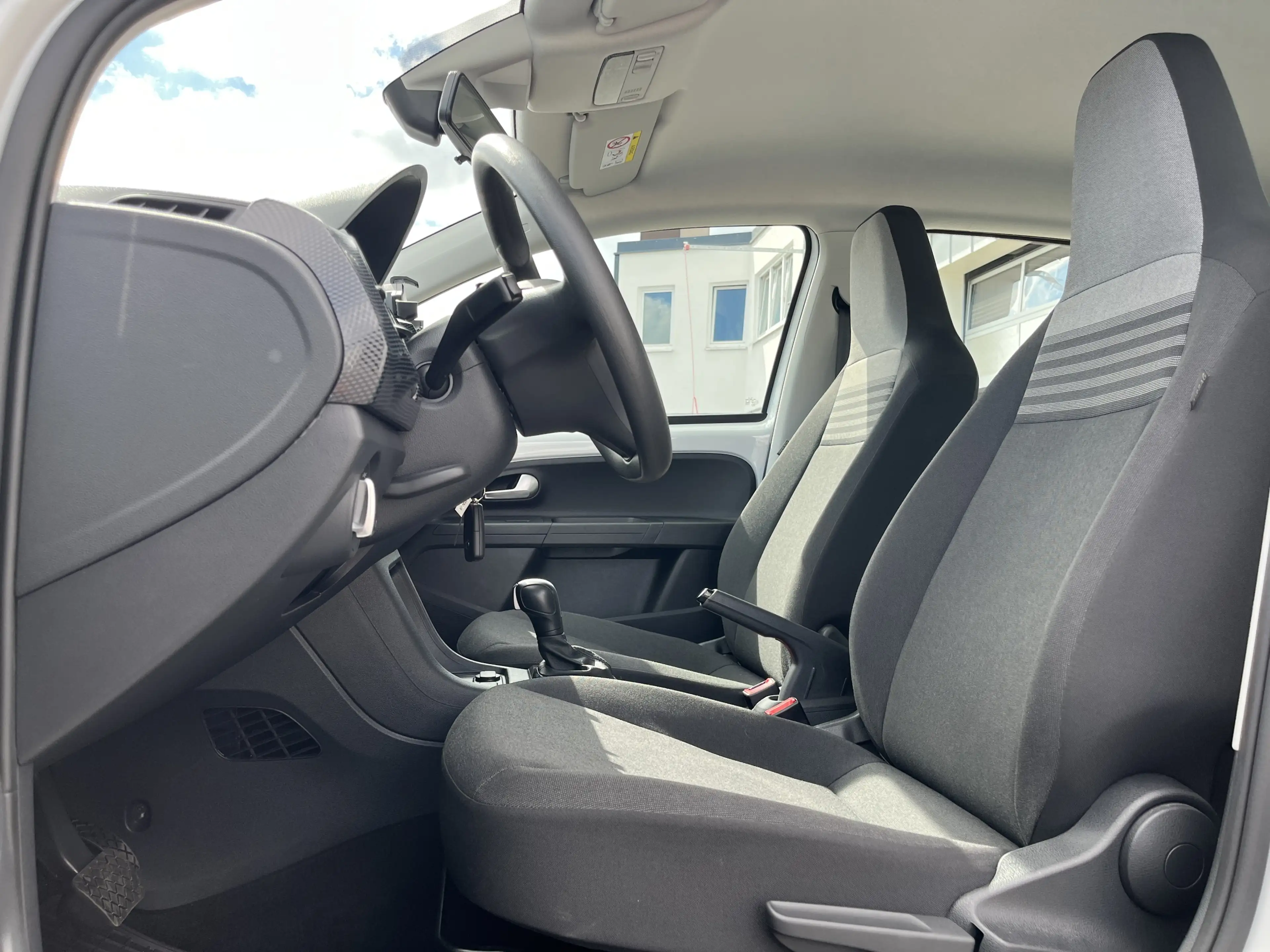 Volkswagen e-up! Move 90€ m.20% Anz. RFK DAB SHZ Klima — photo 13