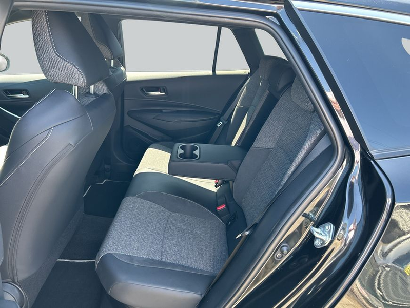 Toyota Corolla 1.8 Hybrid Touring Sports Teamplayer — photo 11
