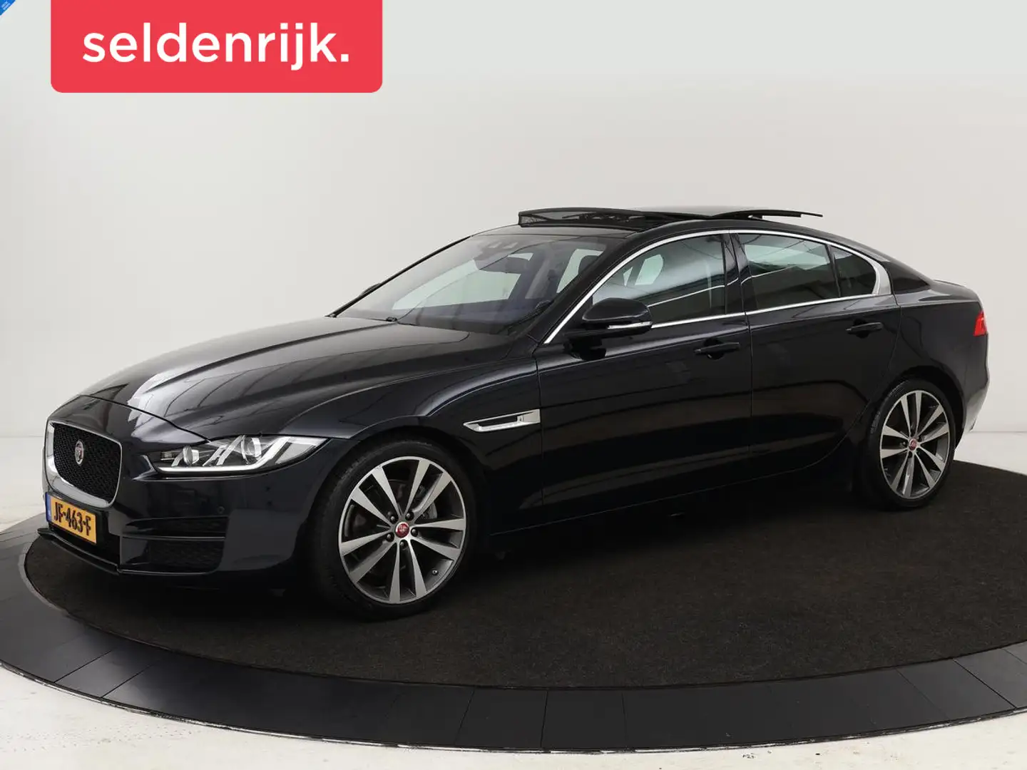 Jaguar XE 2.0 D Portfolio | Panoramadak | Leder | Stoel & St Zwart - 1