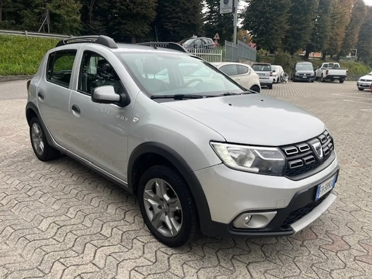 Dacia Sandero 0.9 tce turbo Laureate Gpl s "OK NEOPATENTATI" Argento - 1
