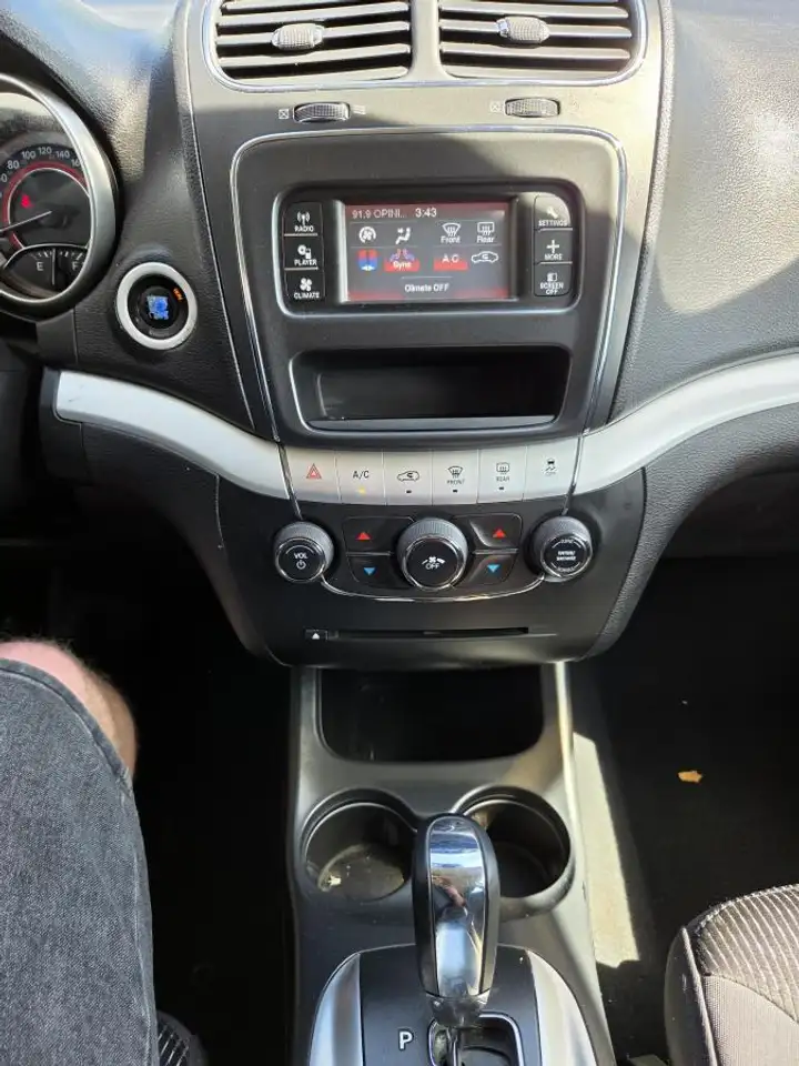 Dodge Journey снимка Dodge Journey