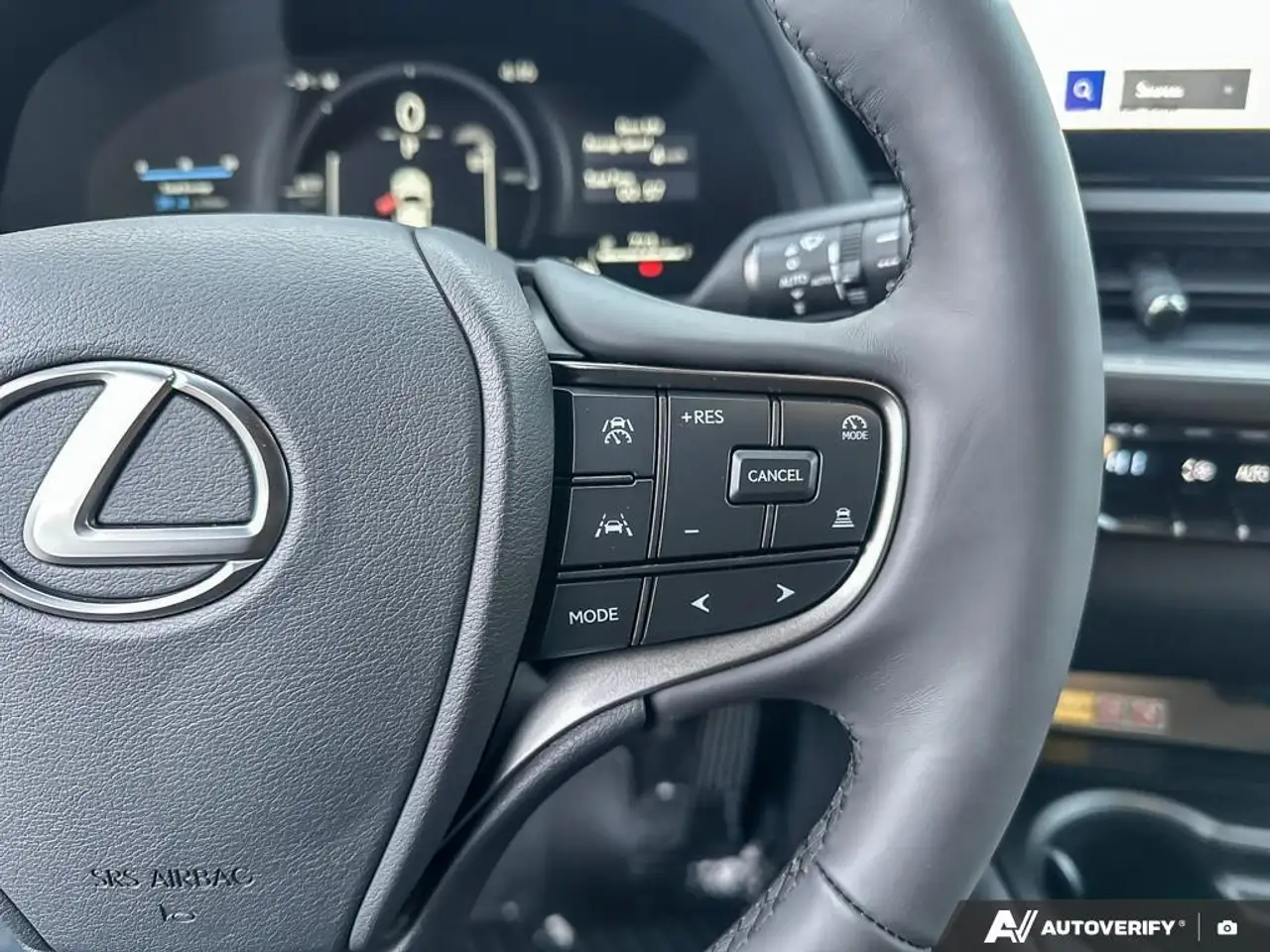Lexus UX снимка Lexus UX