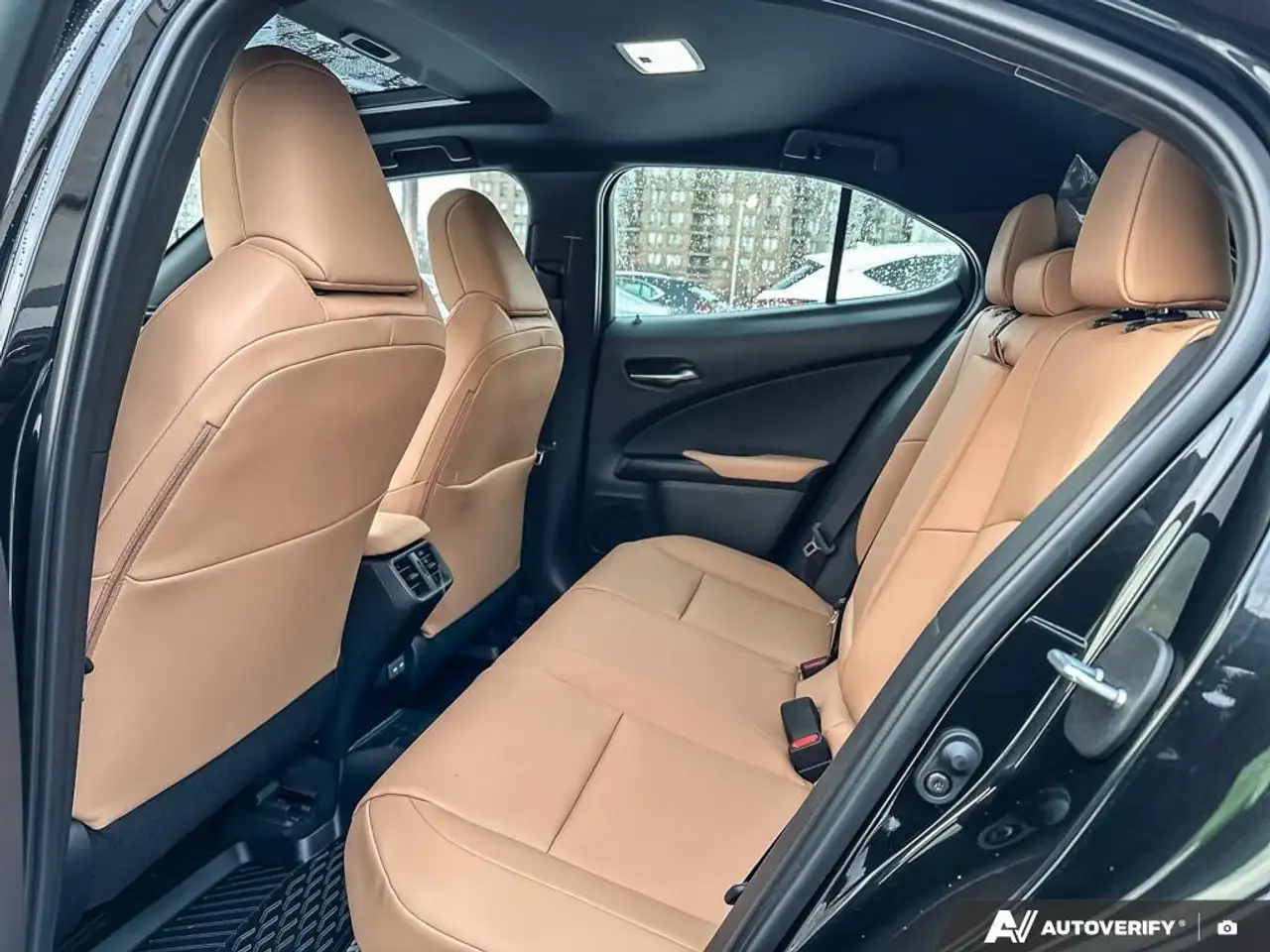 Lexus UX снимка Lexus UX