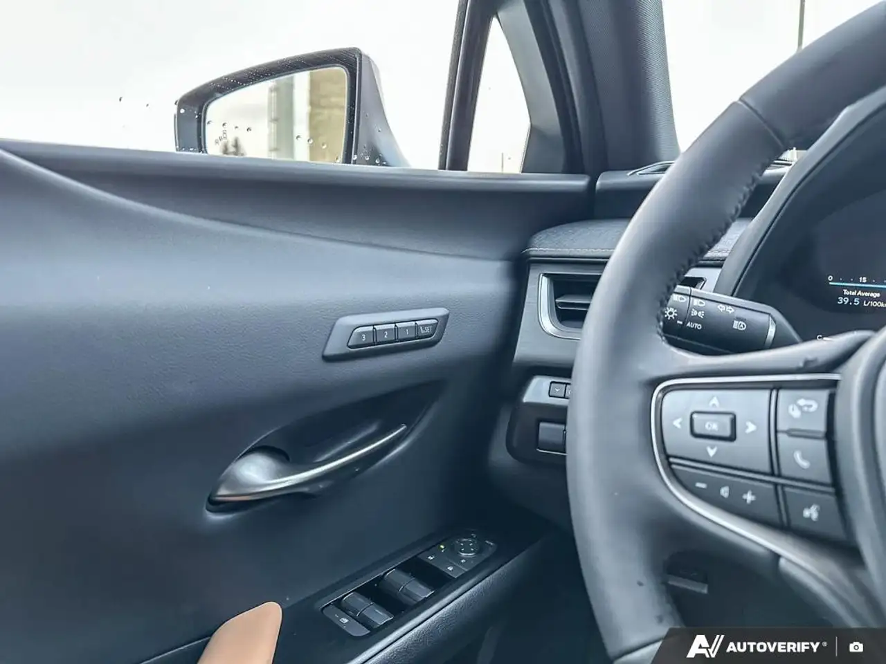 Lexus UX снимка Lexus UX