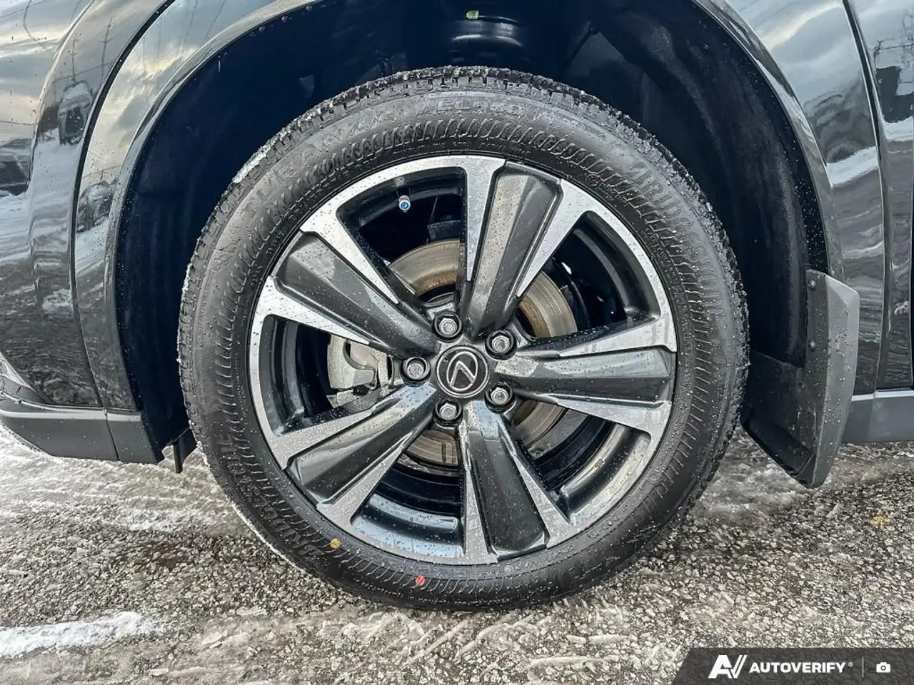 Lexus UX снимка Lexus UX