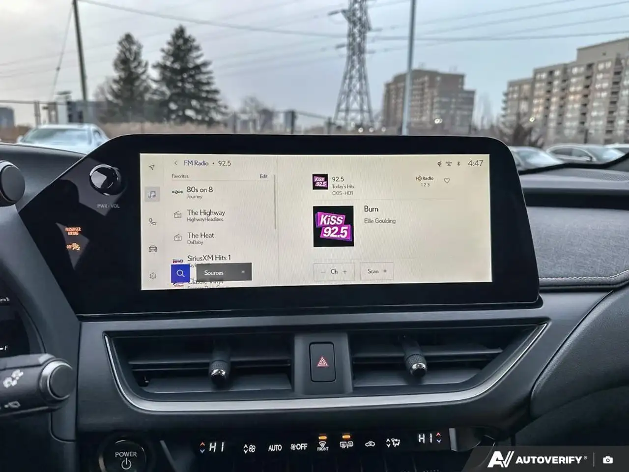 Lexus UX снимка Lexus UX