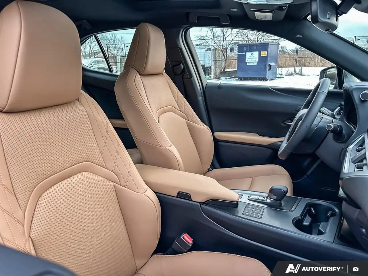 Lexus UX снимка Lexus UX