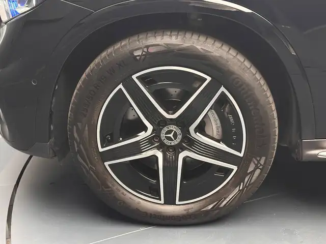 Mercedes-Benz GLC view 9