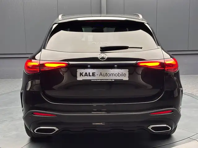 Mercedes-Benz GLC view 4