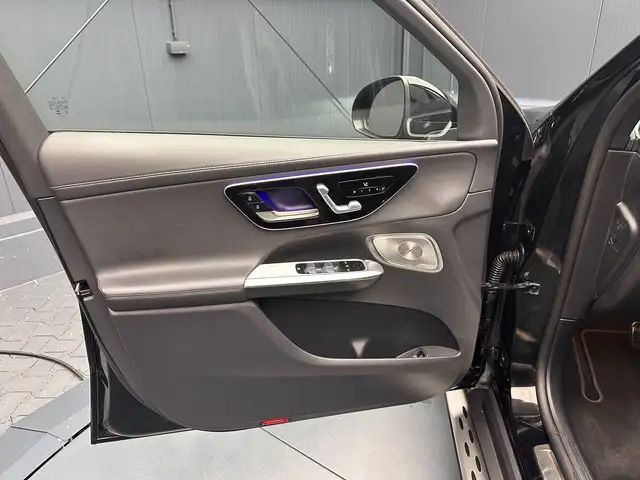 Mercedes-Benz GLC view 14