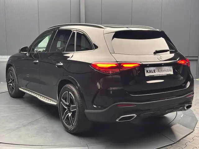 Mercedes-Benz GLC view 3