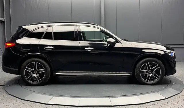 Mercedes-Benz GLC view 6