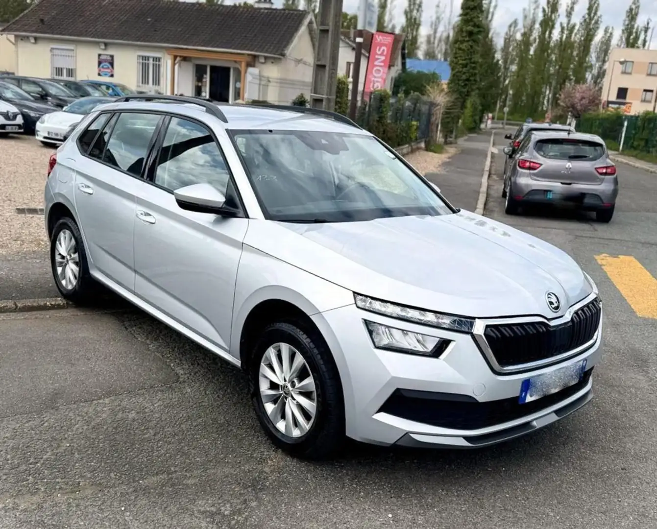 Skoda Kamiq 1.0 TSI 110CV BVA7 TBEG BUSINESS 16659HT 10/2022 E Gris - 1