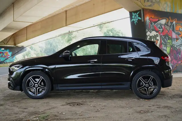 Mercedes-Benz Gla view 16
