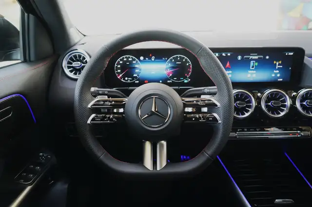 Mercedes-Benz Gla view 25