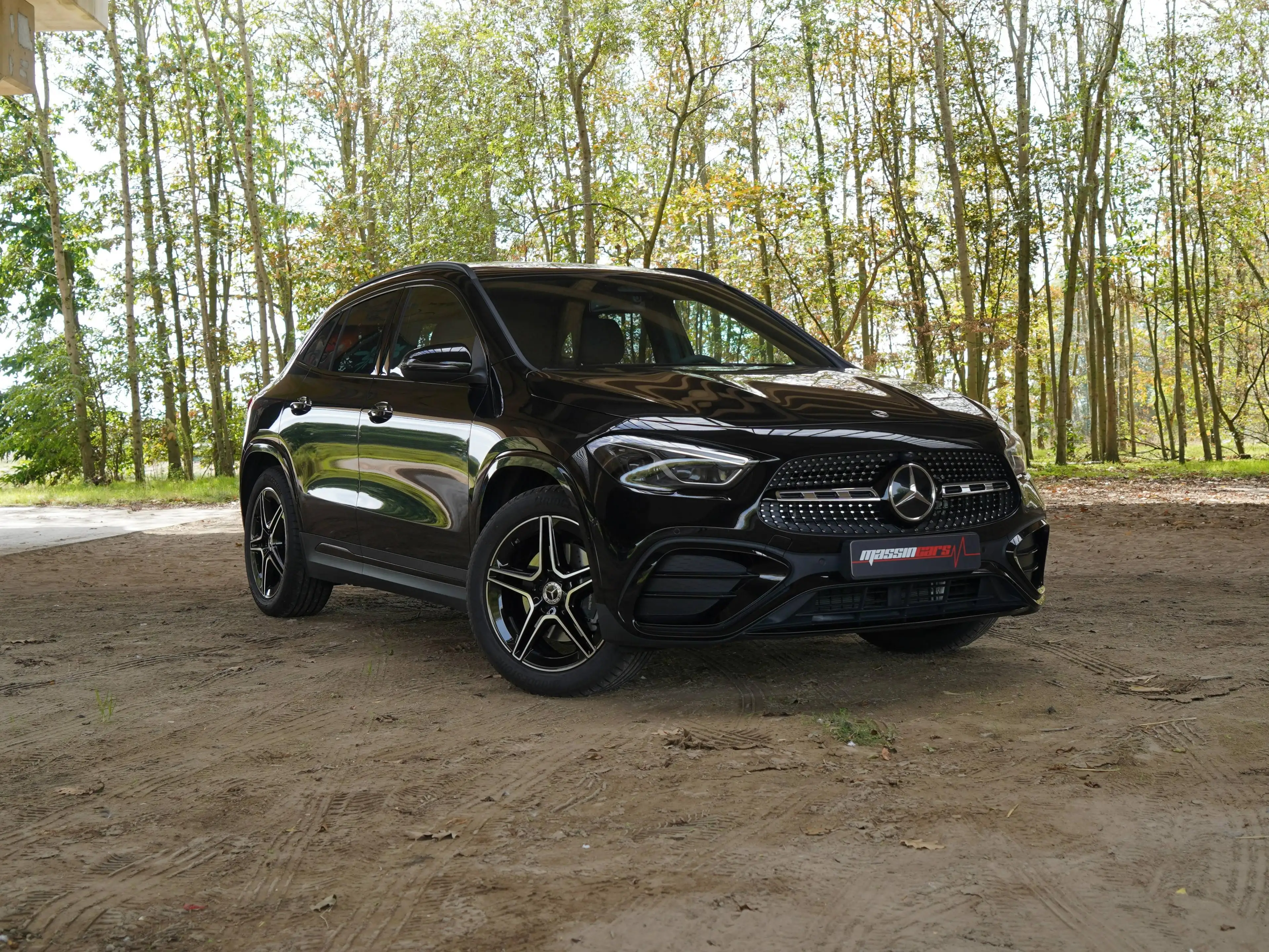 Mercedes-Benz GLA 200 AMG-Line | Nieuwe Wagen! | 1600km! | PANO | LED — photo 2