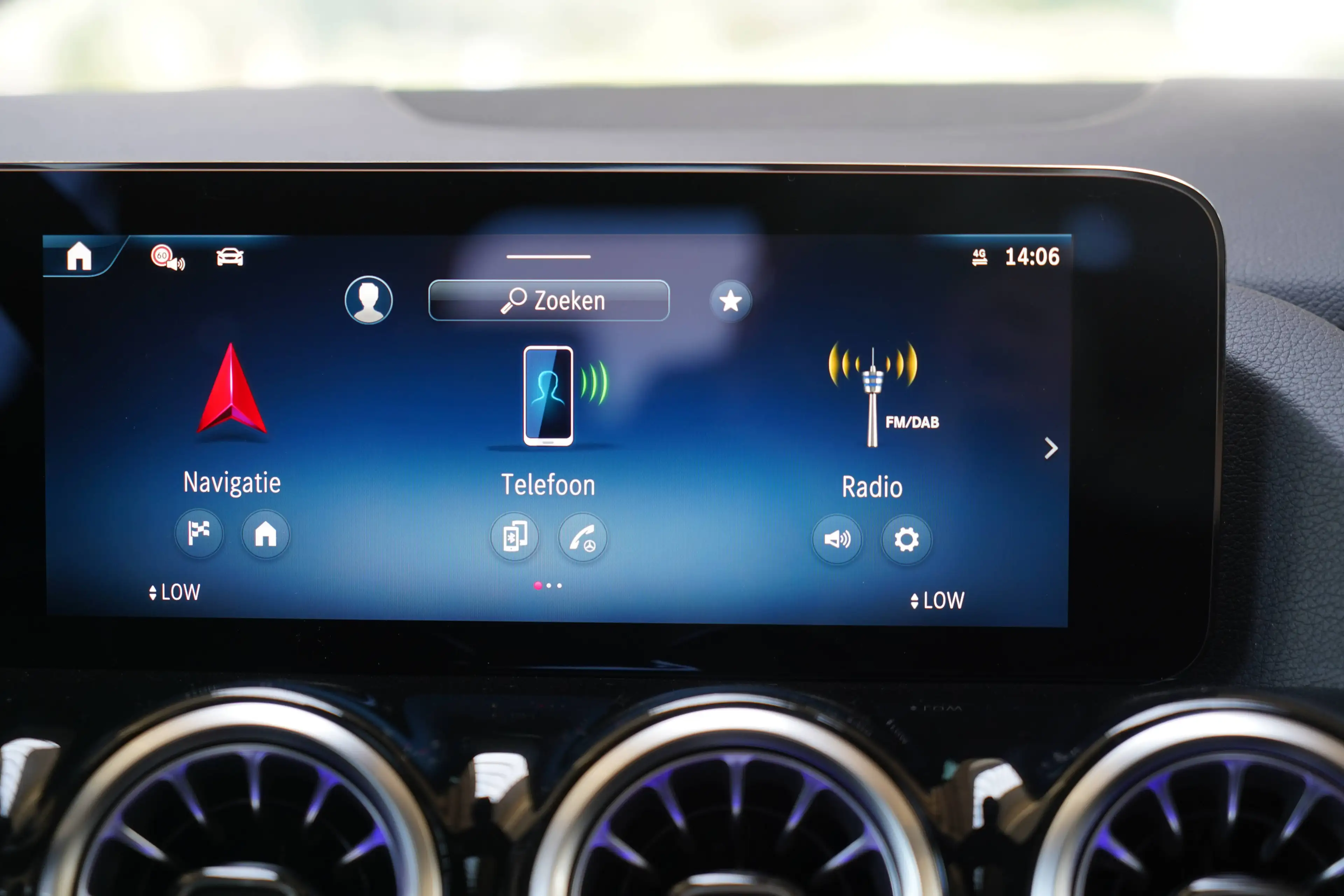 Mercedes-Benz GLA 200 AMG-Line | Nieuwe Wagen! | 1600km! | PANO | LED — photo 33