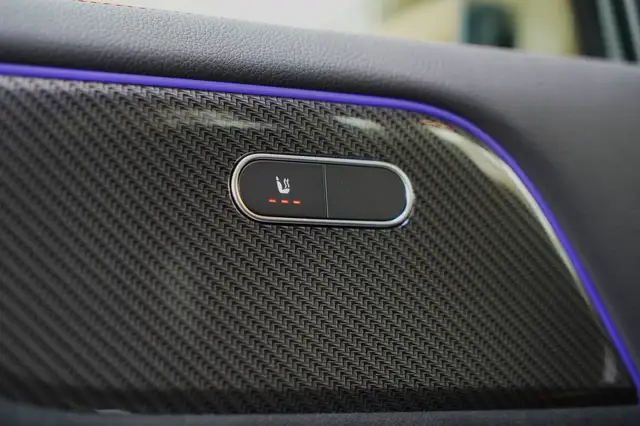 Mercedes-Benz Gla view 24