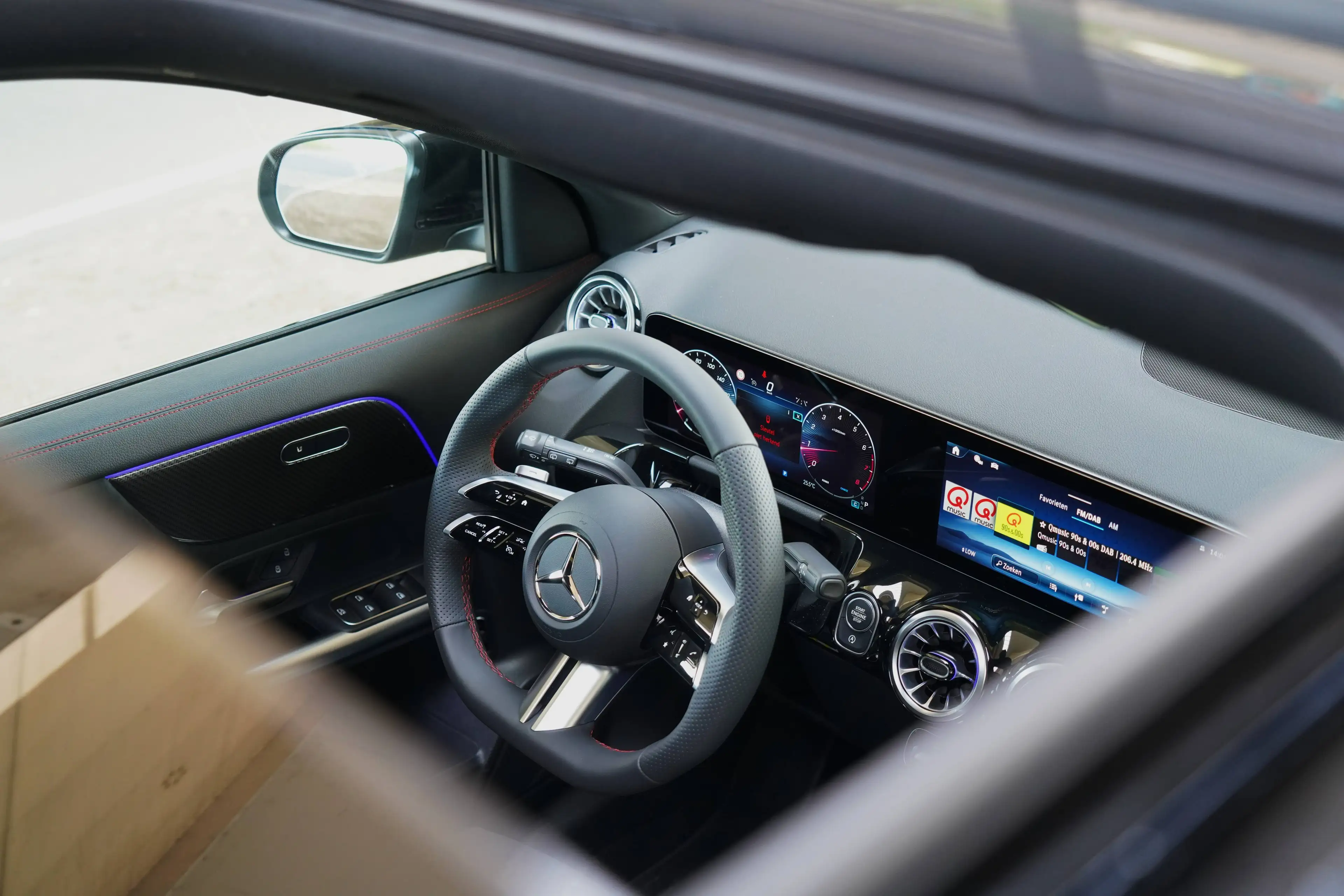 Mercedes-Benz GLA 200 AMG-Line | Nieuwe Wagen! | 1600km! | PANO | LED — photo 20