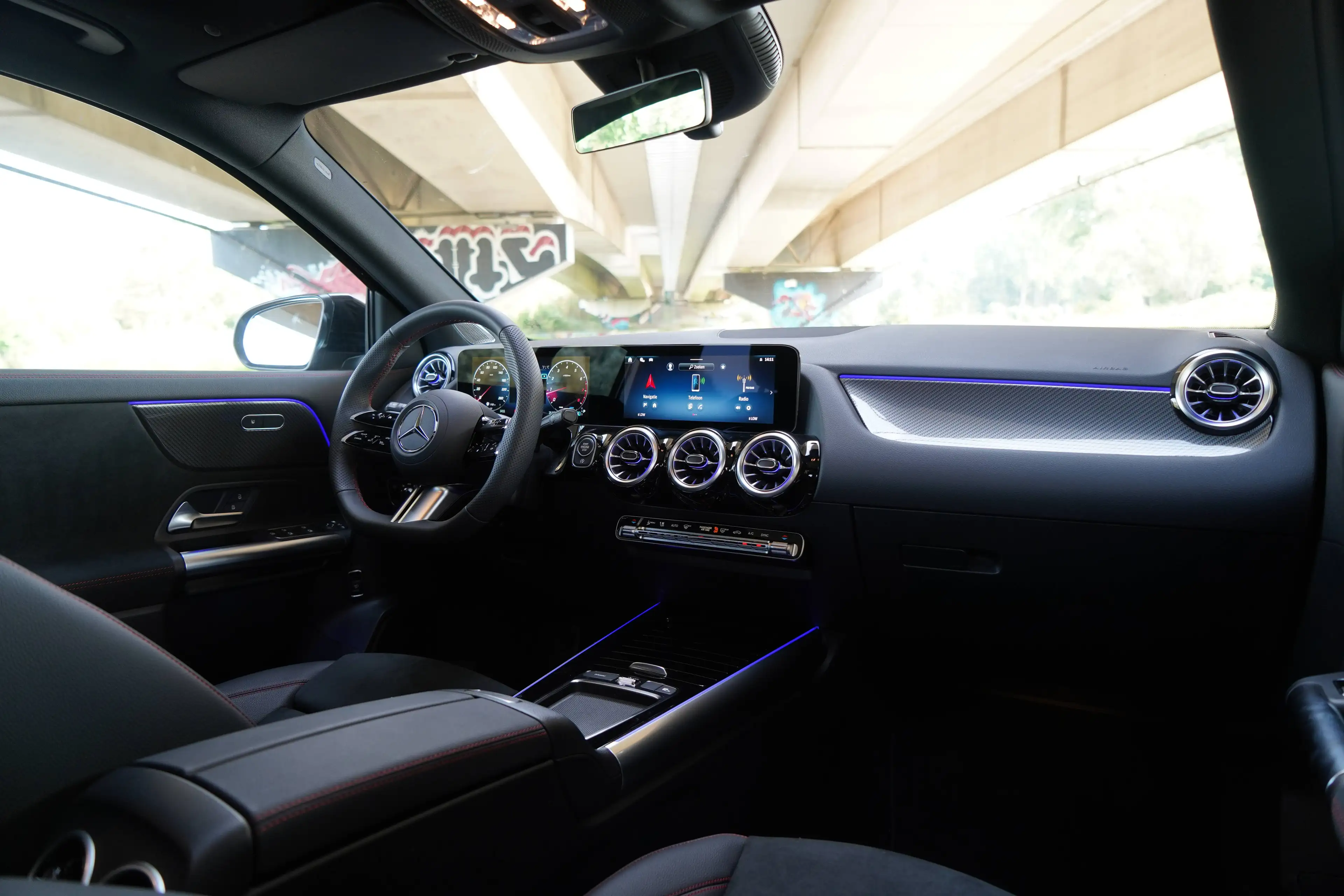 Mercedes-Benz GLA 200 AMG-Line | Nieuwe Wagen! | 1600km! | PANO | LED — photo 36