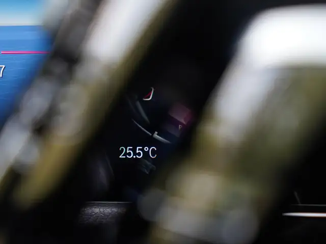 Mercedes-Benz Gla view 30