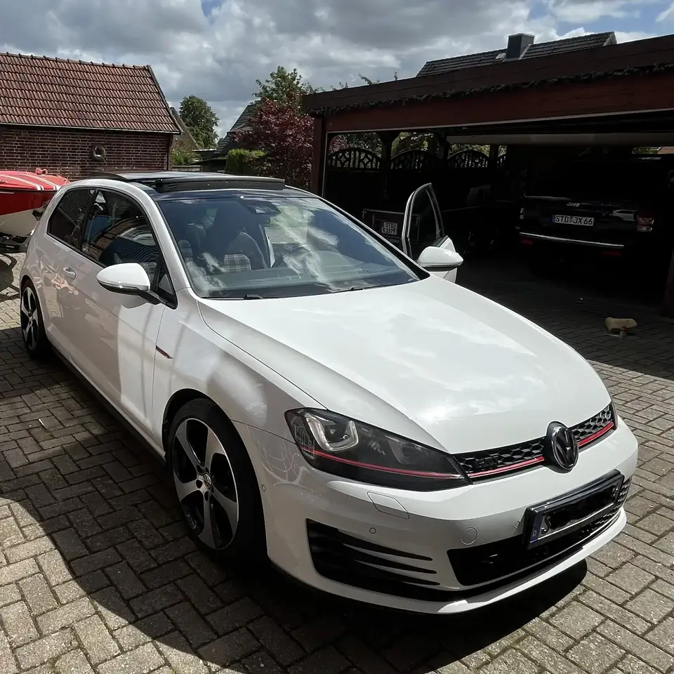 Volkswagen Golf GTI