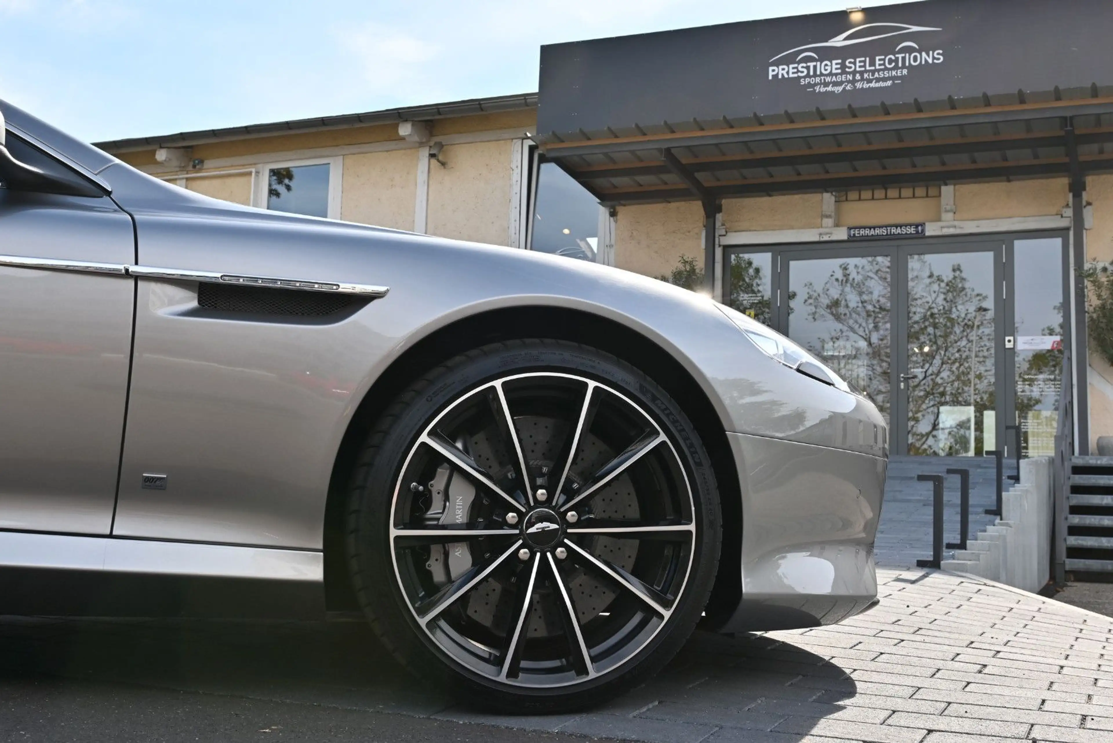 Aston Martin DB9 Bond Edition/2.Hd.Dt/Neuwertig/Alles dabei! — photo 5