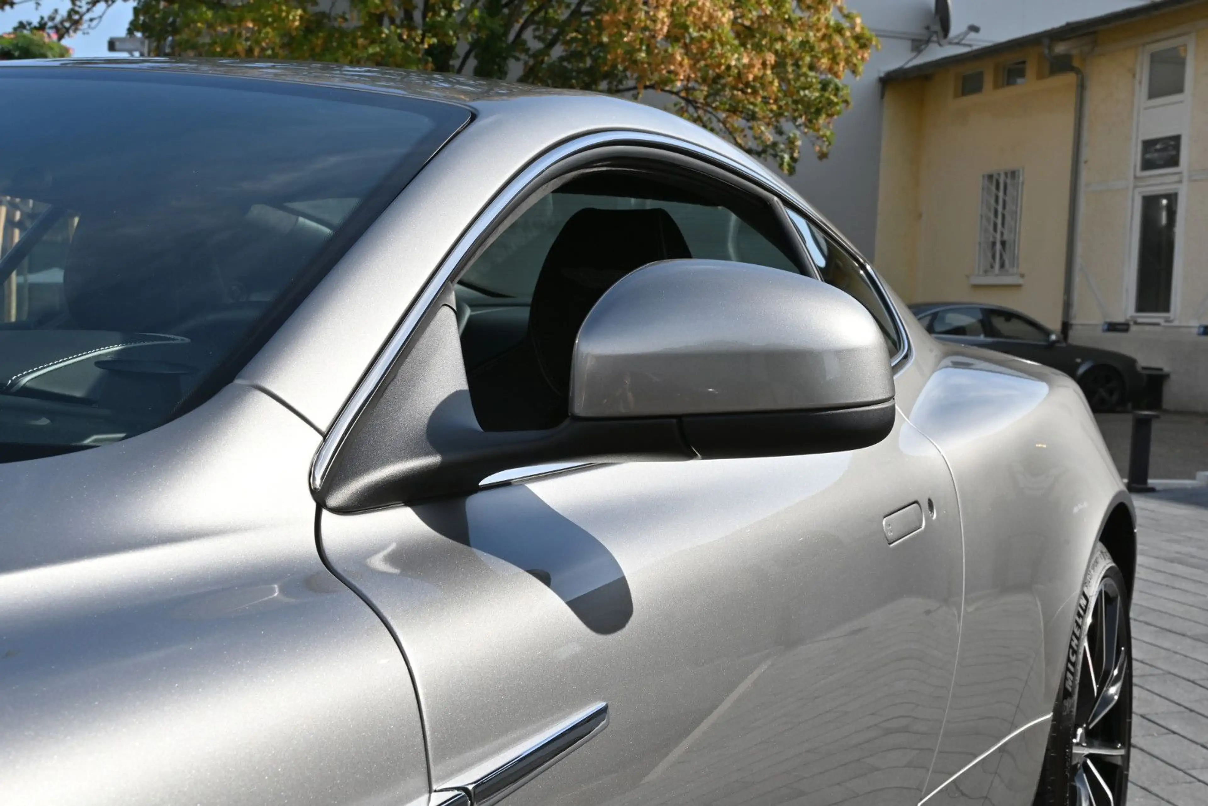 Aston Martin DB9 Bond Edition/2.Hd.Dt/Neuwertig/Alles dabei! — photo 10
