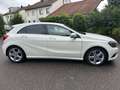 Mercedes-Benz A 180 URBAN NAVI XENON LEDER KLIMA 75.000 KM Weiß - thumbnail 3
