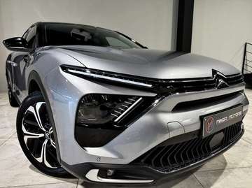 225CV HYBRiDE B.AUTO+F1 HUD CAMERA CARPLAY CUiR++