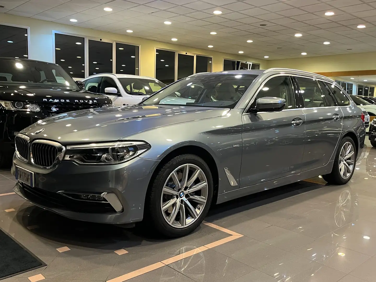 BMW 520 520d LUXURY !! 2019!! Grey - 1