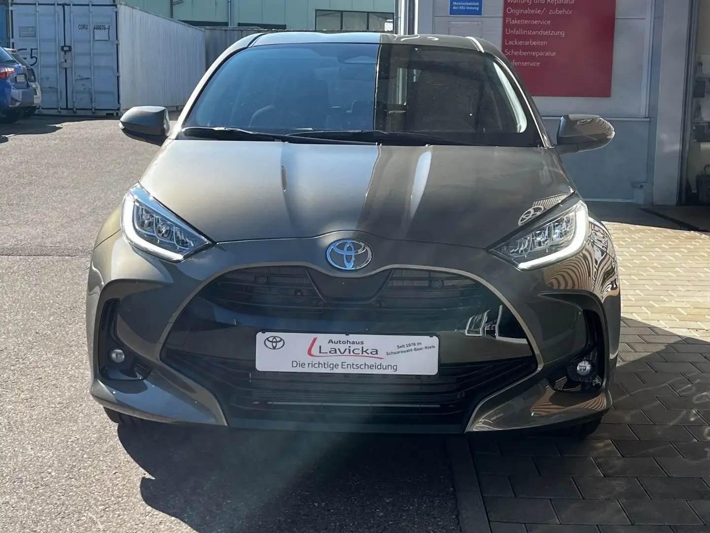 Toyota Yaris Hybrid Teamplayer Marrone - 2