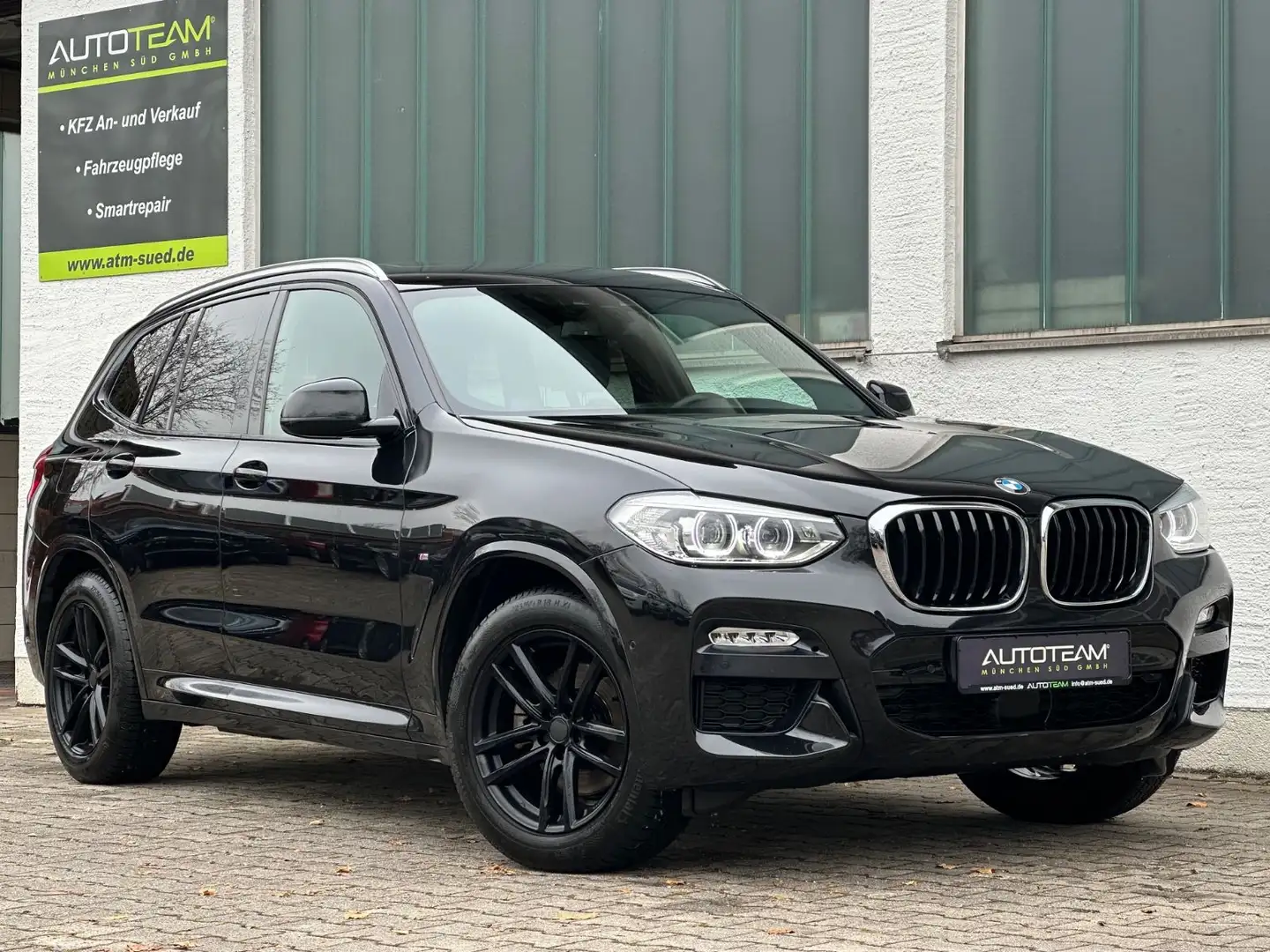 BMW X3 xDrive 20 d M-SPORT*PANORAMA* Schwarz - 1